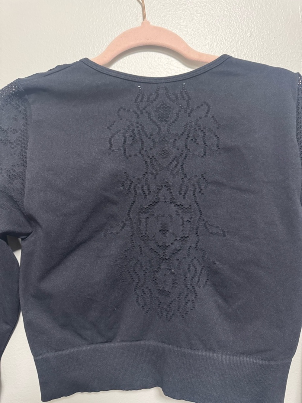 Fabletics Black Lace-Detail Long Sleeve Seamless Mesh Crop Top - Picture 8 of 8